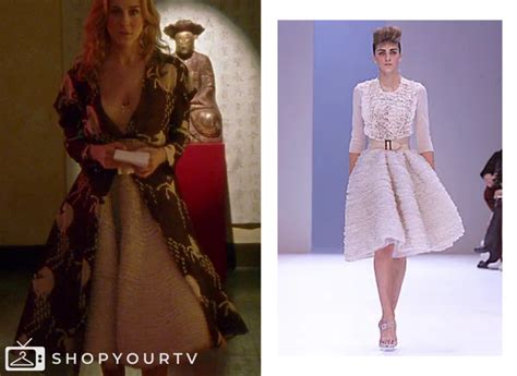 carrie bradshaw givenchy season 4|Iconic Fashion Moments from Sex in the City Season 4 Episode 3 .